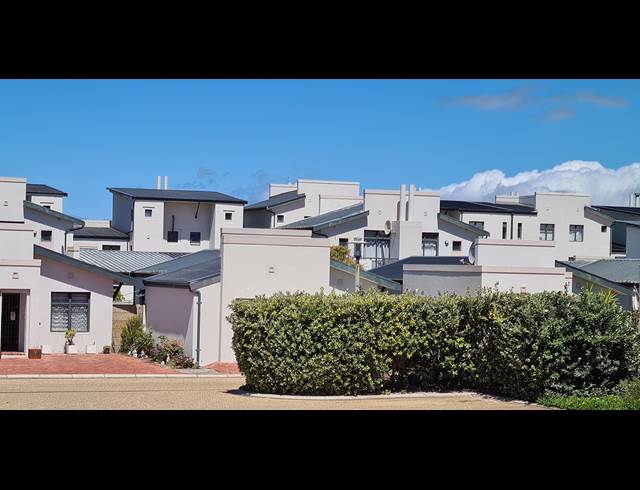 2 bed property to rent in MUIZENBERG