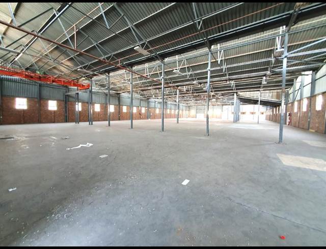 2,565M² WAREHOUSE TO LET IN ISANDO