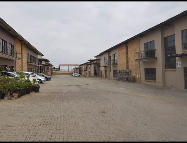 619M² WAREHOUSE RENTED IN AMALGAM