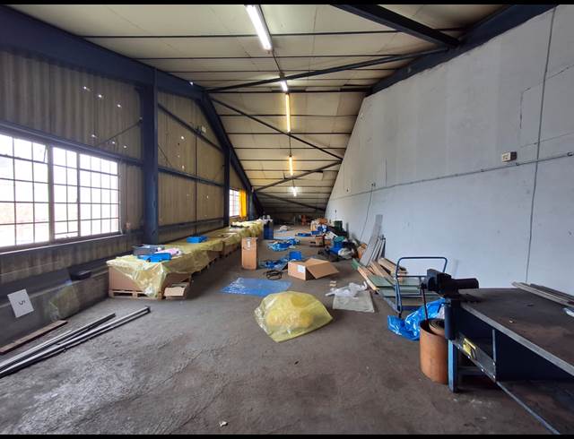 1,800M² WAREHOUSE TO LET IN WOODBROOK
