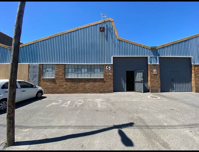 331M² WAREHOUSE TO LET IN STRAND CENTRAL