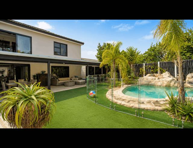 4 BEDROOM FREESTANDING TO LET IN FLAMINGO VLEI