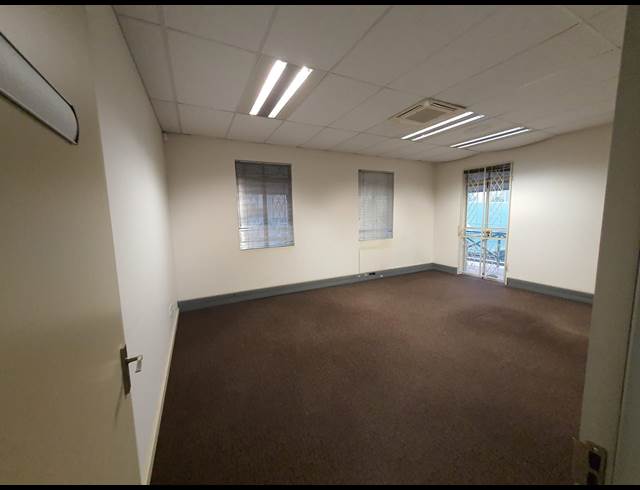 432M² OFFICE TO LET IN HATFIELD