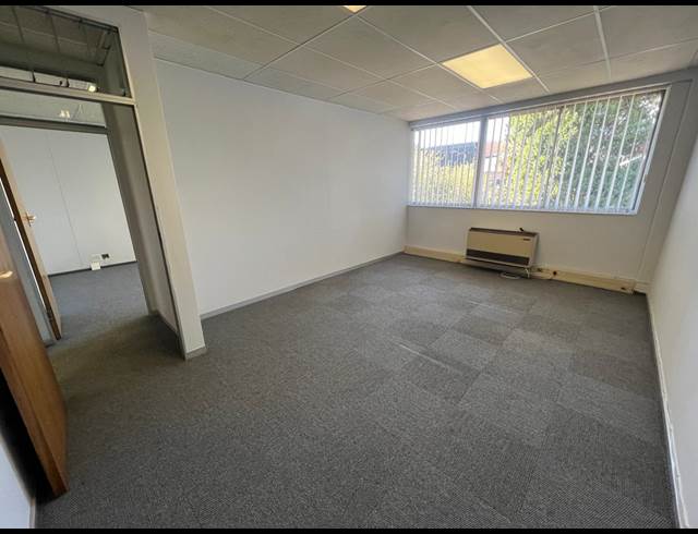 175M² OFFICE TO LET IN STRIJDOMPARK