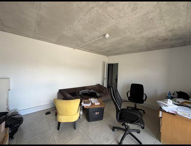 197M² WAREHOUSE TO LET IN FIRGROVE