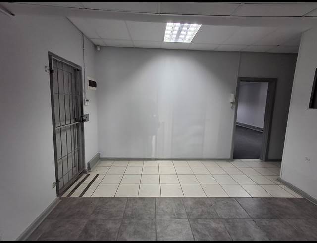 310M² OFFICE TO LET IN VINCENT