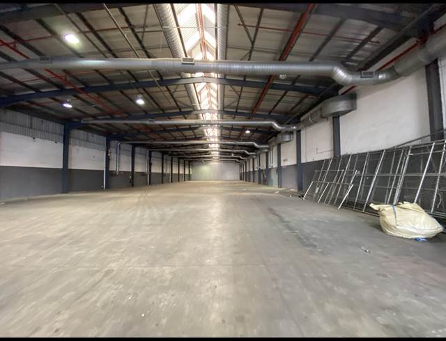 3,500M² WAREHOUSE TO LET IN MOUNT EDGECOMBE
