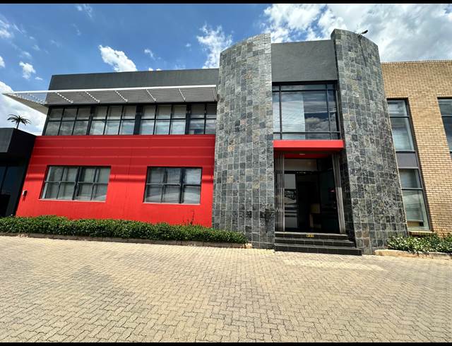 3,400M² WAREHOUSE TO LET IN MEADOWDALE