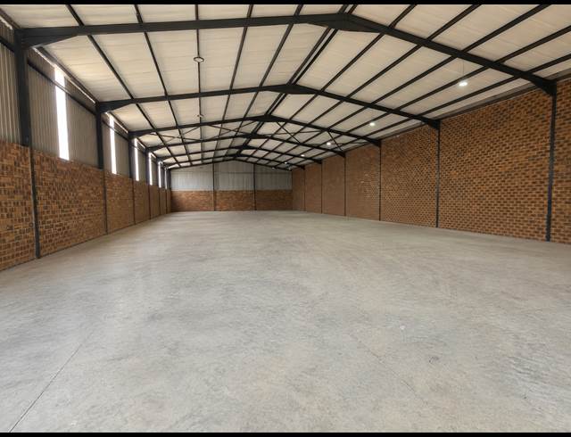 816M² WAREHOUSE TO LET IN AEROTON