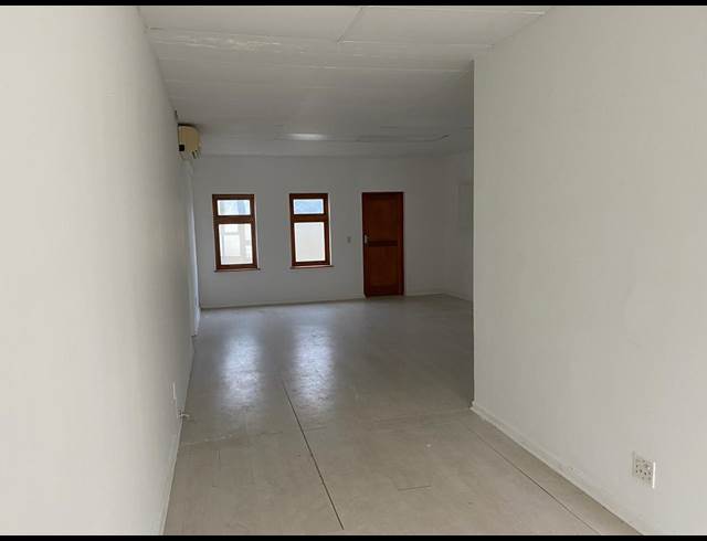 47M² RETAIL TO LET IN HOUT BAY CENTRAL