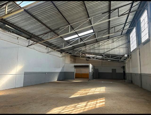 323M² WAREHOUSE TO LET IN SEBENZA