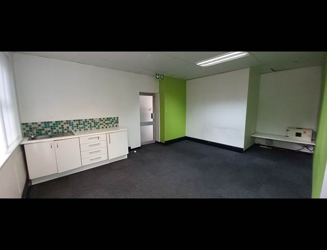 105M² OFFICE TO LET IN LONEHILL
