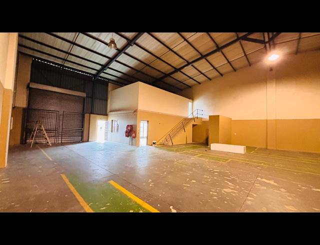 451M² WAREHOUSE TO LET IN STORMILL