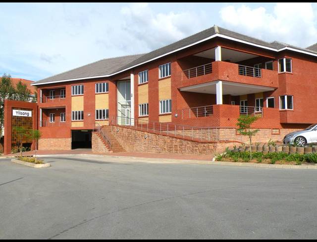 141M² BUILDING TO LET IN FOURWAYS