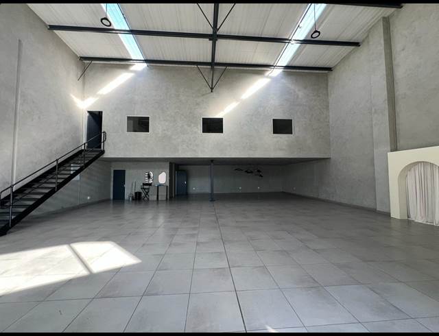 347M² WAREHOUSE TO LET IN OLIVEDALE