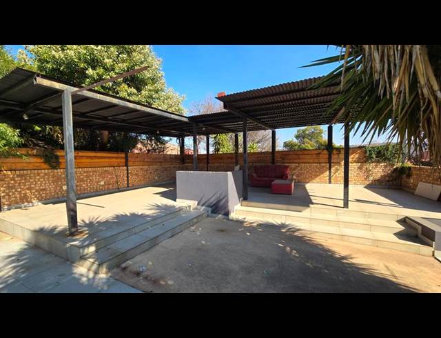 3 BEDROOM PROPERTY TO RENT IN MONDEOR