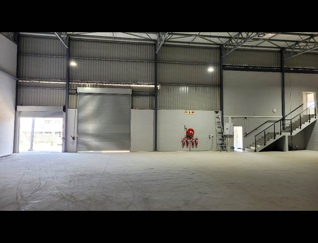 685M² WAREHOUSE TO LET IN AIRPORT INDUSTRIA