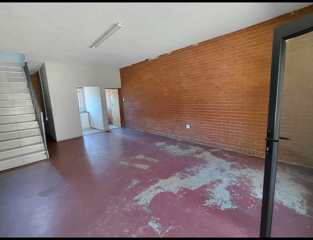 189M² WAREHOUSE TO LET IN CLAYVILLE