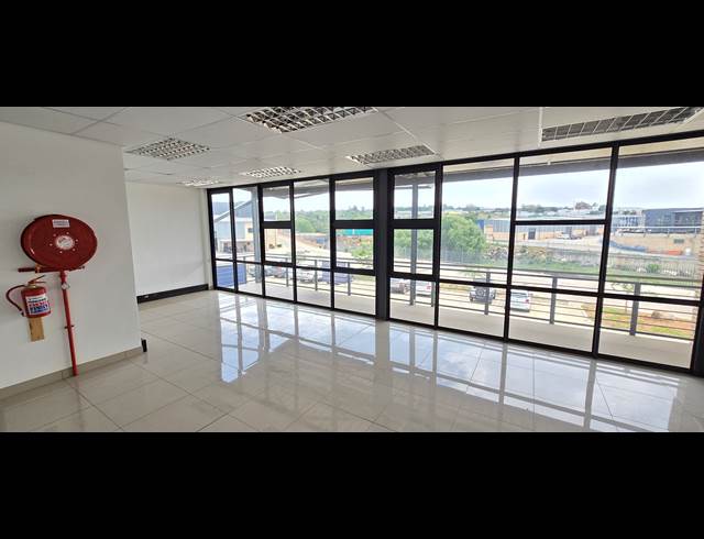 318M² WAREHOUSE TO LET IN NORTH RIDING
