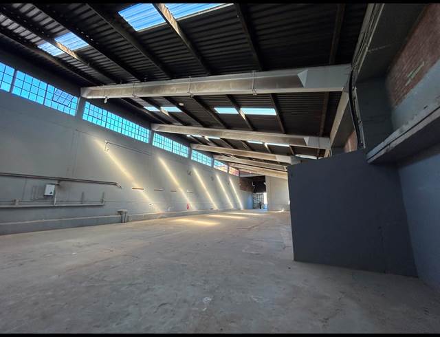 552M² WAREHOUSE TO LET IN EASTLEIGH