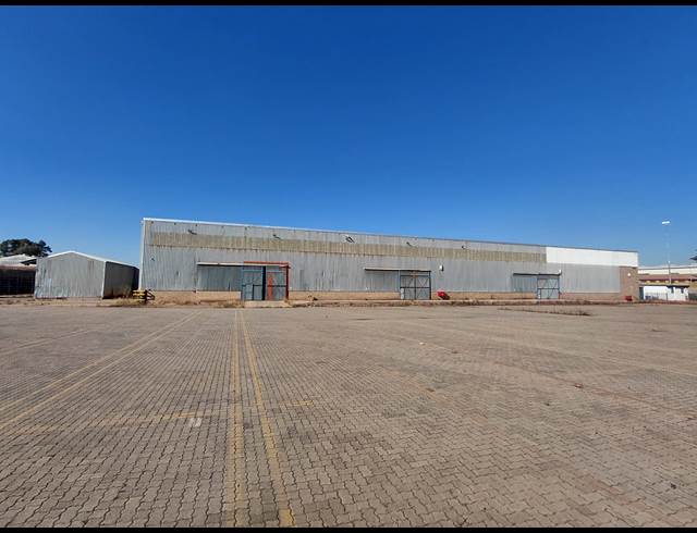 12,000M² FACTORY TO LET IN CLAYVILLE