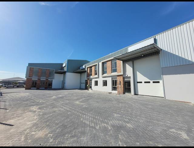 451M² WAREHOUSE TO LET IN STIKLAND INDUSTRIAL