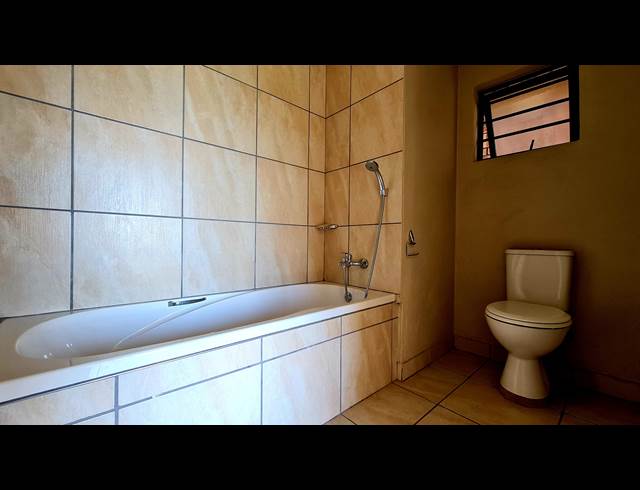 3 BEDROOM APARTMENT TO LET IN WEST ACRES