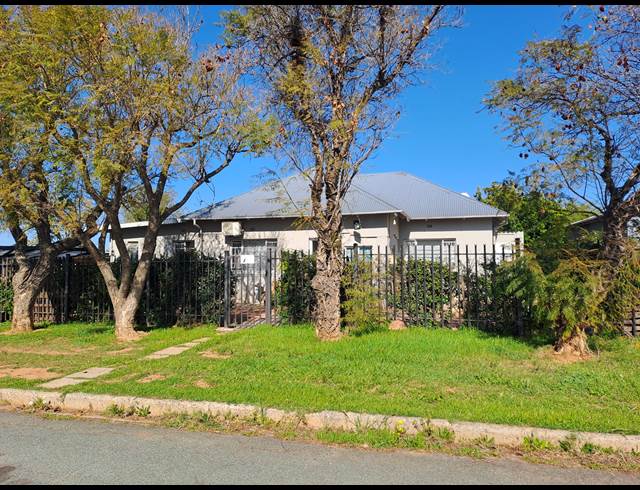 3 bed property to rent in ROUX PARK