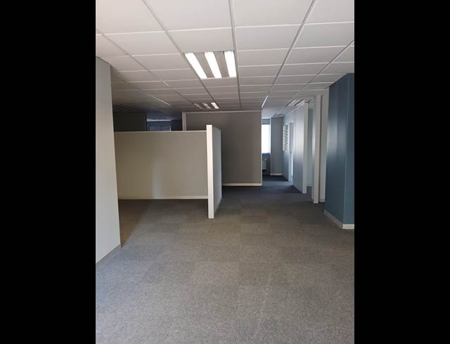 330M² OFFICE TO LET IN WESTVILLE