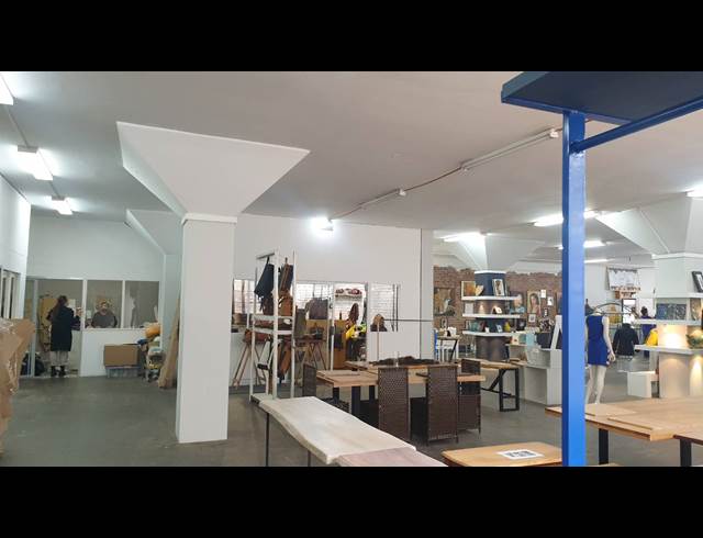 800M² SHOWROOM TO LET IN WOODSTOCK