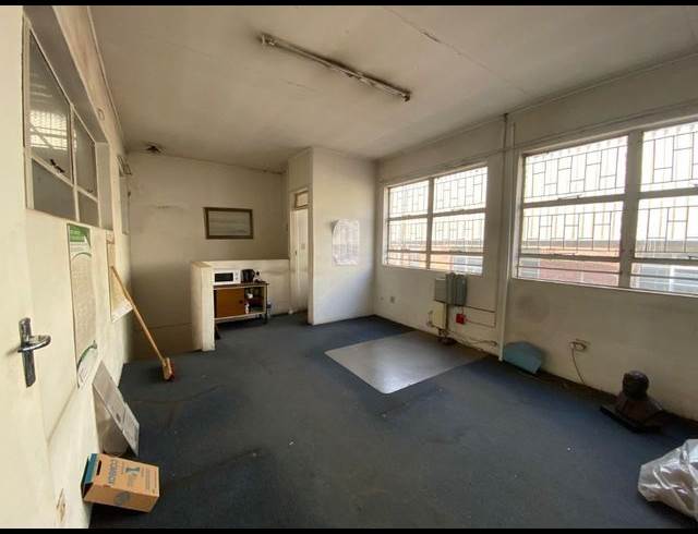 612M² WAREHOUSE TO LET IN LEA GLEN