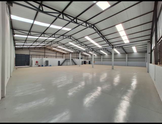 1,094M² WAREHOUSE TO LET IN COSMO BUSINESS PARK