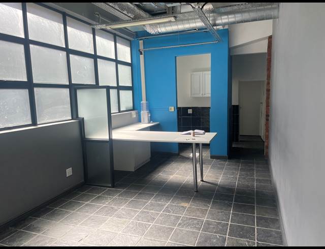 152M² OFFICE TO LET IN SALT RIVER