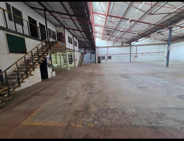 1,072M² WAREHOUSE TO LET IN BURBREEZE