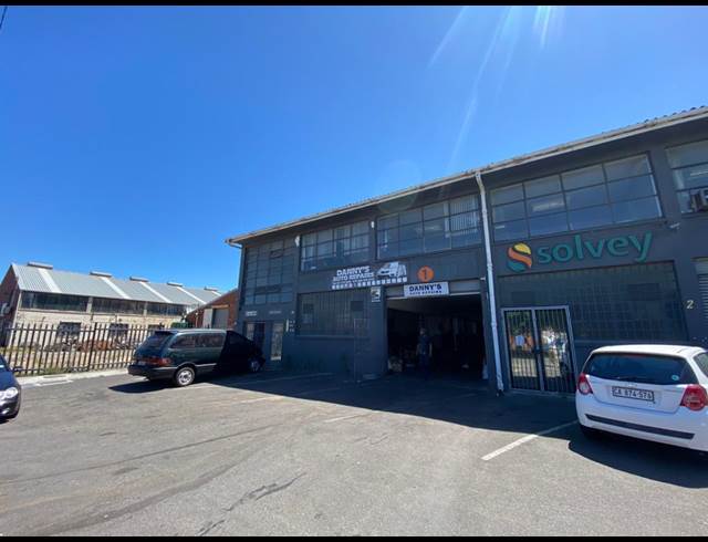 496M² WAREHOUSE TO LET IN PAARDEN EILAND