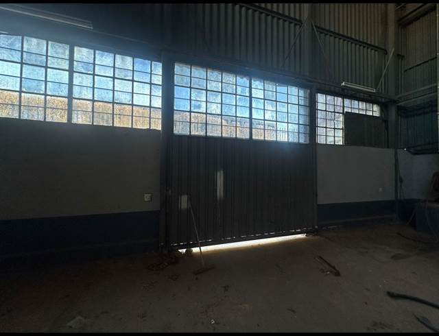 360M² WAREHOUSE TO LET IN MANUFACTA