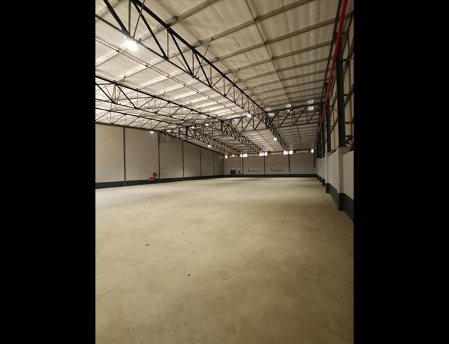 2,812M² WAREHOUSE TO LET IN RICHWOOD