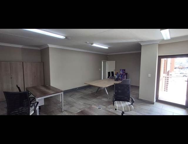 520M² WAREHOUSE TO LET IN HELDERWYK