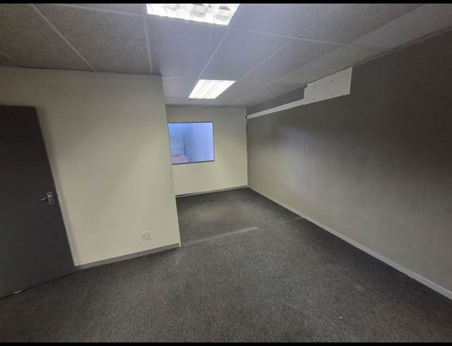 470M² FACTORY TO LET IN BENROSE