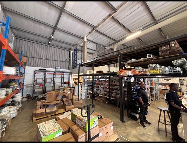 494M² WAREHOUSE TO LET IN UMHLANGA RIDGE