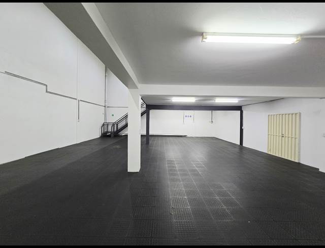 353M² WAREHOUSE TO LET IN NORTH RIDING