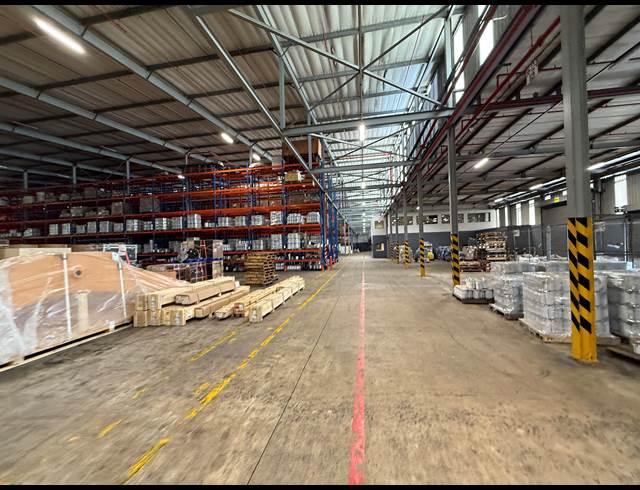 18,865M² WAREHOUSE TO LET IN PROSPECTON INDUSTRIAL
