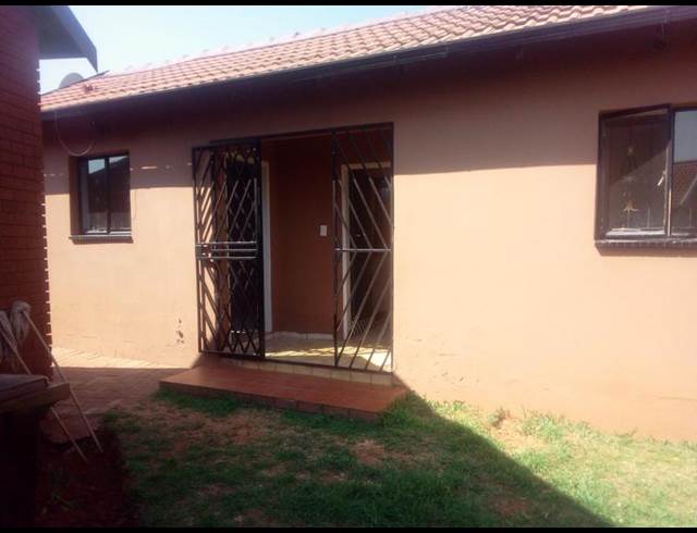 2 BEDROOM PROPERTY TO RENT IN TEMBISA