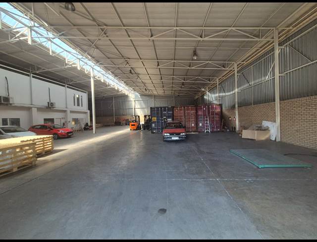 1,428M² WAREHOUSE TO LET IN LINBRO PARK