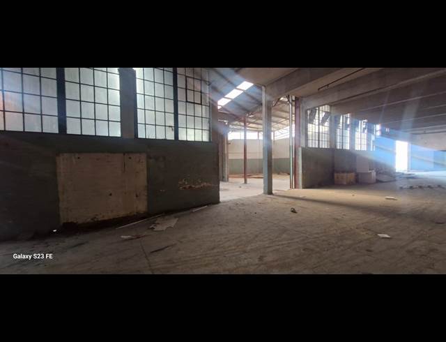 2,300M² WAREHOUSE TO LET IN SELBY