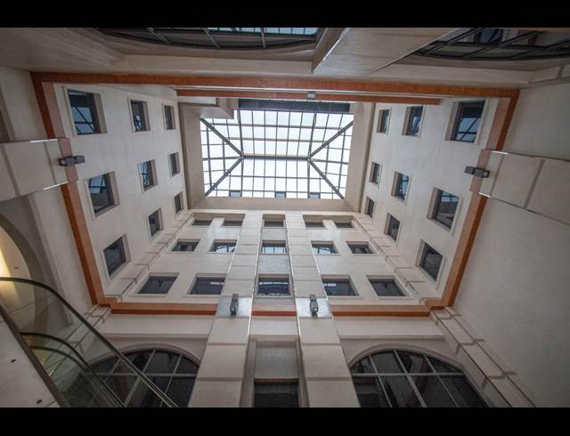 1,833M² OFFICE TO LET IN ROSEBANK