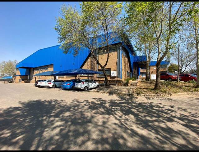 4,332M² WAREHOUSE TO LET IN JET PARK