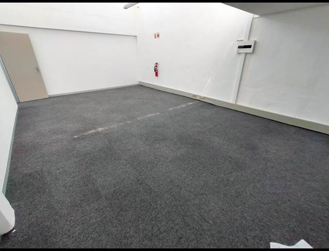 153M² OFFICE TO LET IN STIKLAND