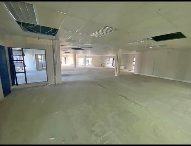 1,983M² OFFICE TO LET IN PARKMORE
