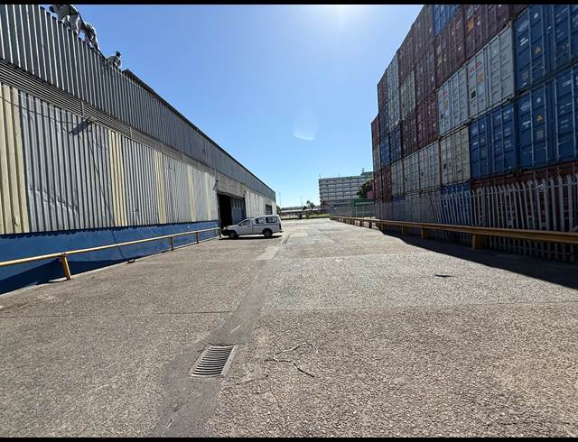 4,831M² WAREHOUSE TO LET IN ROSSBURGH